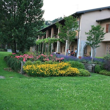 Bio&B Cascina Montebello 팔라짜고 외부 사진